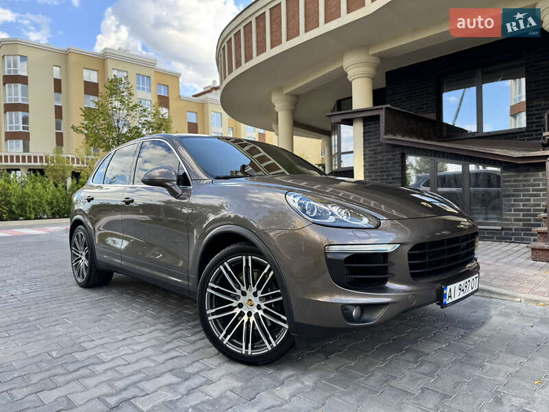 Позашляховик / Кросовер Porsche Cayenne 2015 в Києві
