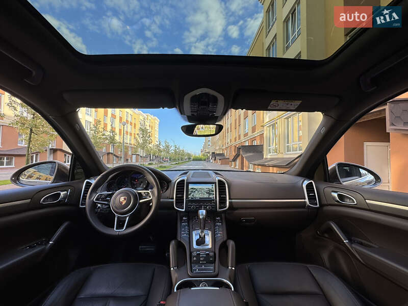 Позашляховик / Кросовер Porsche Cayenne 2015 в Києві