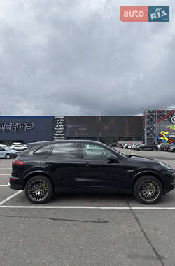 Внедорожник / Кроссовер Porsche Cayenne 2017 в 
