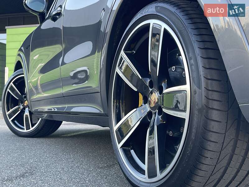 Позашляховик / Кросовер Porsche Cayenne 2019 в Києві