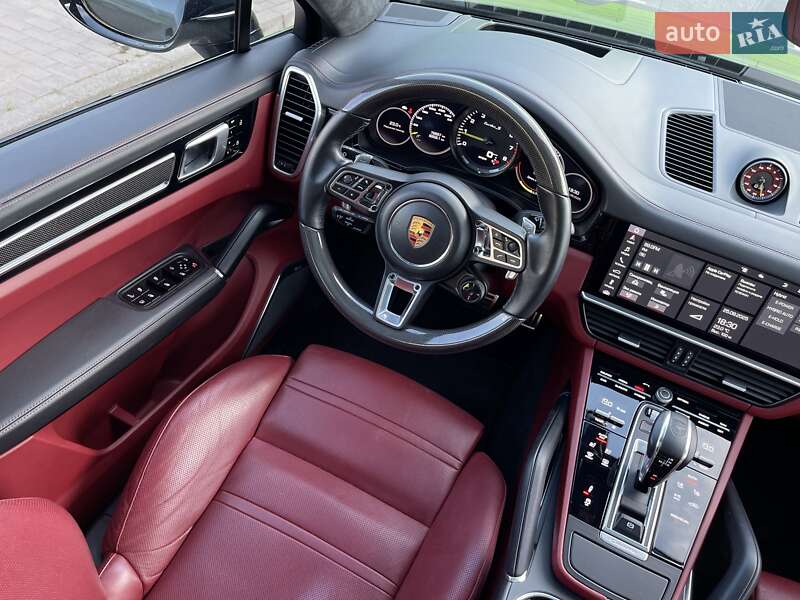 Позашляховик / Кросовер Porsche Cayenne 2019 в Києві