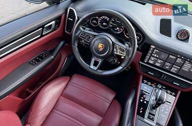 Внедорожник / Кроссовер Porsche Cayenne 2019 в 