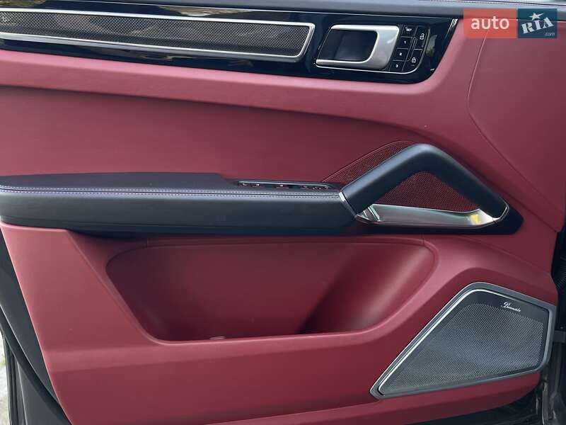 Позашляховик / Кросовер Porsche Cayenne 2019 в Києві