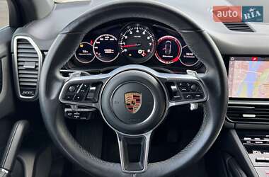 Внедорожник / Кроссовер Porsche Cayenne 2018 в 