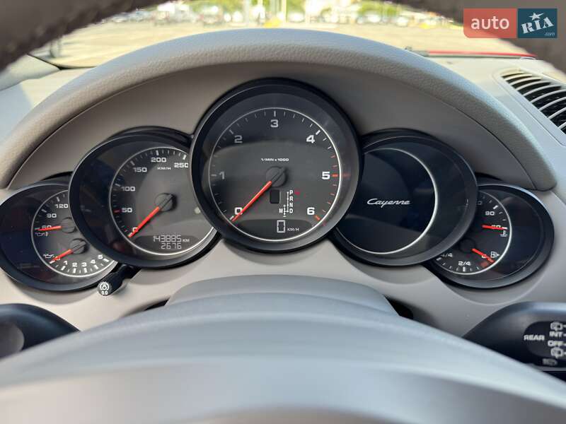 Внедорожник / Кроссовер Porsche Cayenne 2013 в Черновцах