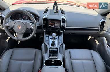 Внедорожник / Кроссовер Porsche Cayenne 2013 в 