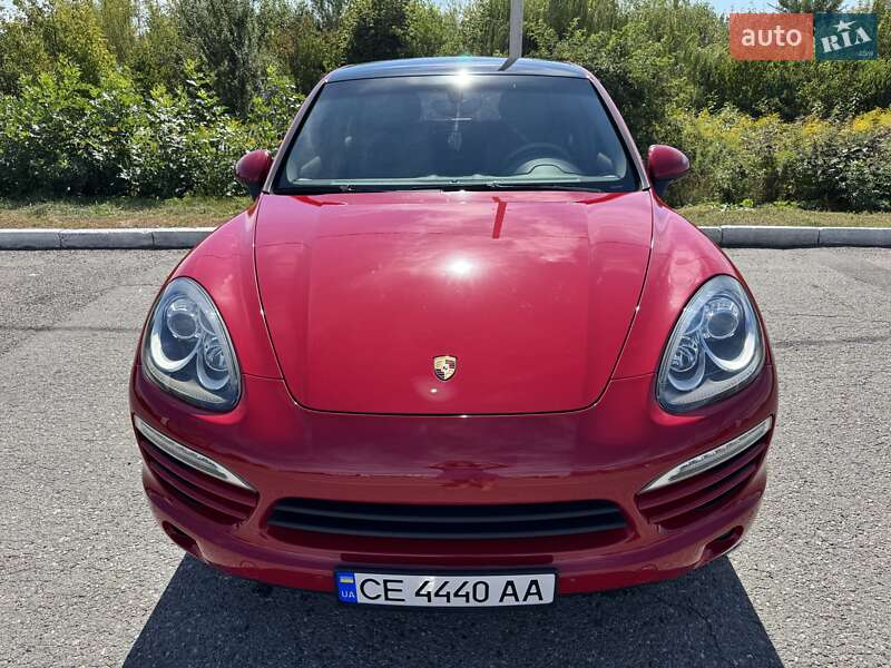 Внедорожник / Кроссовер Porsche Cayenne 2013 в Черновцах