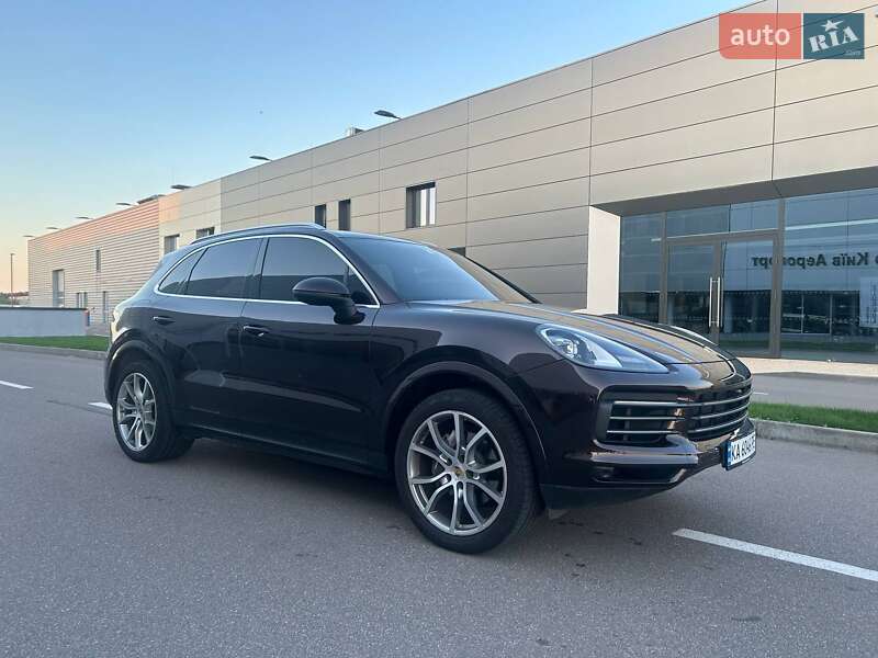 Внедорожник / Кроссовер Porsche Cayenne 2018 в 