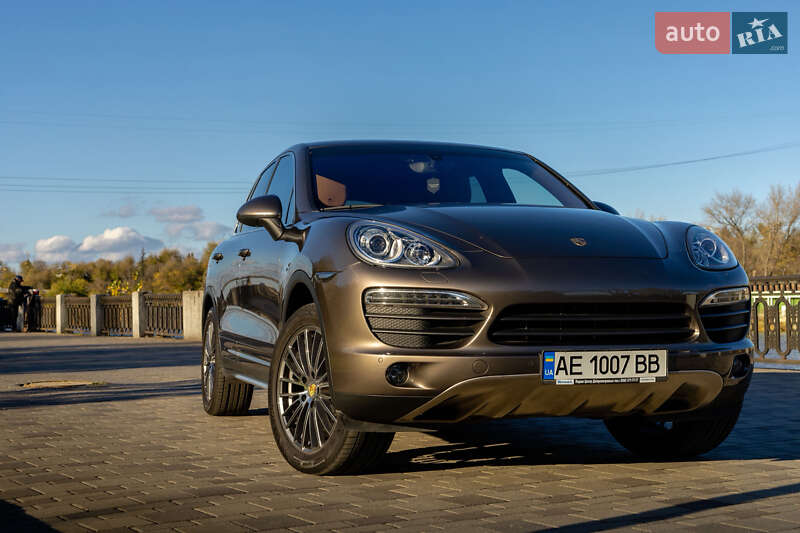 Внедорожник / Кроссовер Porsche Cayenne 2012 в Днепре