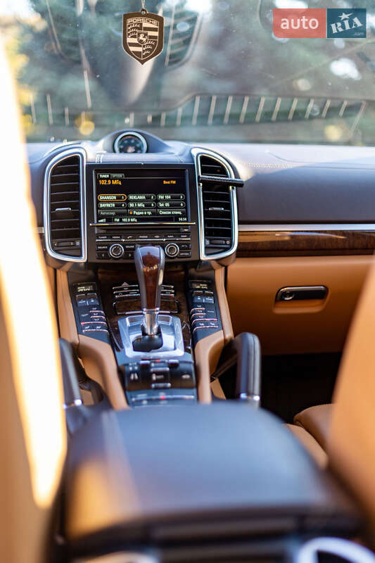 Внедорожник / Кроссовер Porsche Cayenne 2012 в Днепре