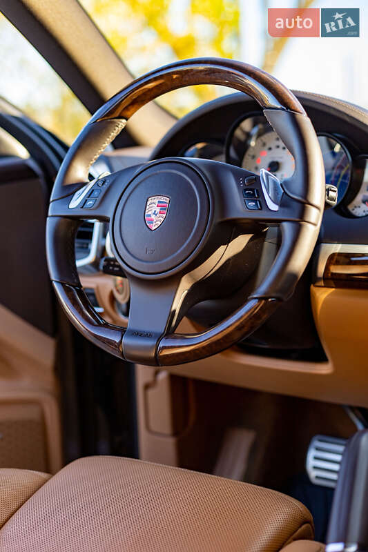 Внедорожник / Кроссовер Porsche Cayenne 2012 в Днепре