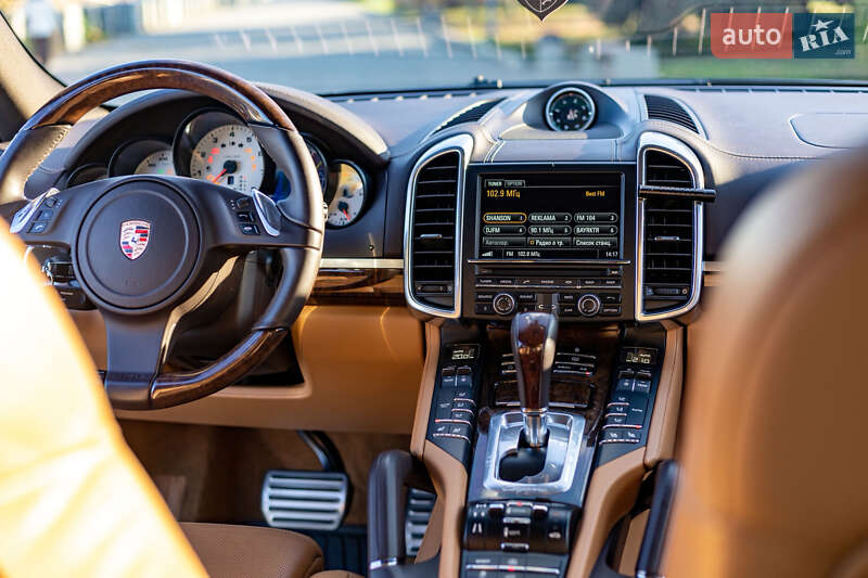 Внедорожник / Кроссовер Porsche Cayenne 2012 в Днепре