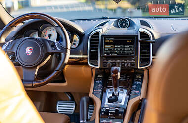 Внедорожник / Кроссовер Porsche Cayenne 2012 в 