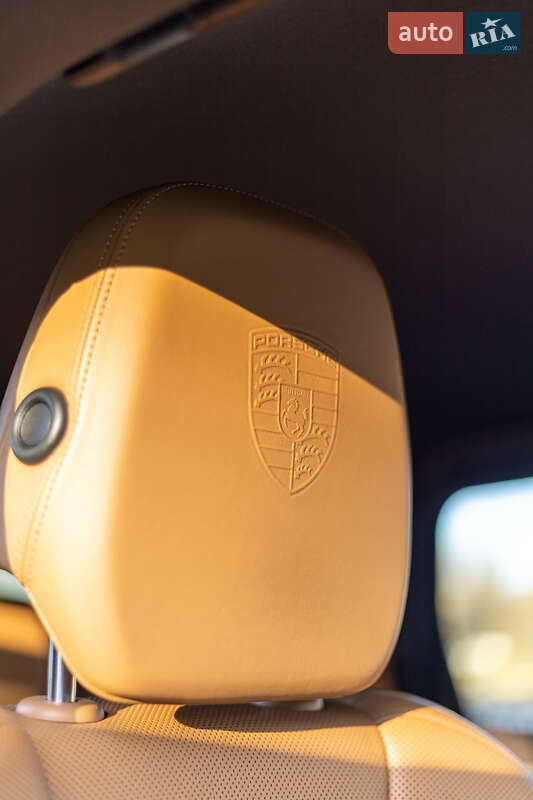 Внедорожник / Кроссовер Porsche Cayenne 2012 в Днепре