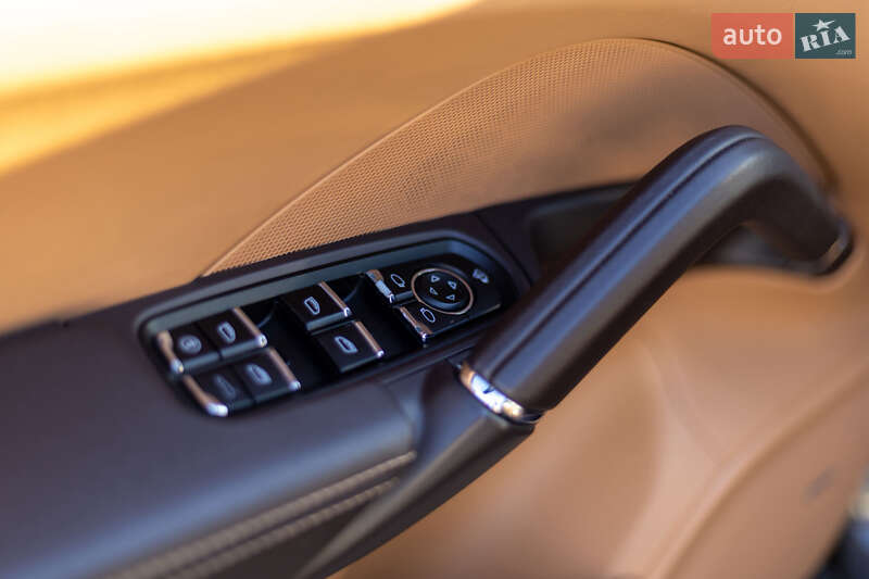 Внедорожник / Кроссовер Porsche Cayenne 2012 в Днепре