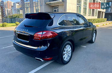 Внедорожник / Кроссовер Porsche Cayenne 2011 в 