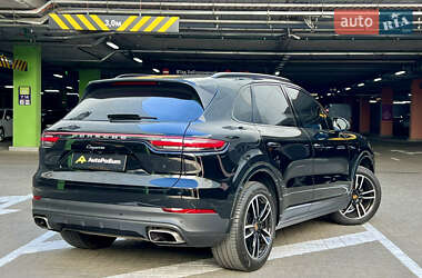 Внедорожник / Кроссовер Porsche Cayenne 2018 в 