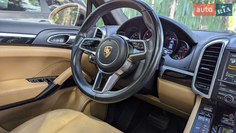 Внедорожник / Кроссовер Porsche Cayenne 2015 в Киеве