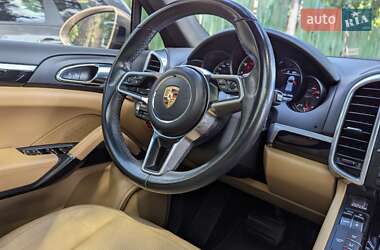 Позашляховик / Кросовер Porsche Cayenne 2015 в 