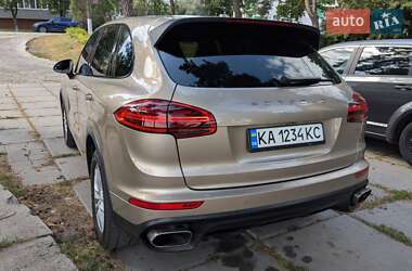 Позашляховик / Кросовер Porsche Cayenne 2015 в 