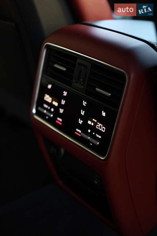 Позашляховик / Кросовер Porsche Cayenne 2018 в Ужгороді