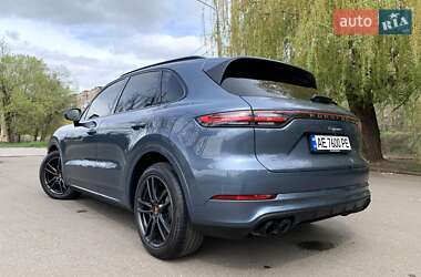 Внедорожник / Кроссовер Porsche Cayenne 2019 в 