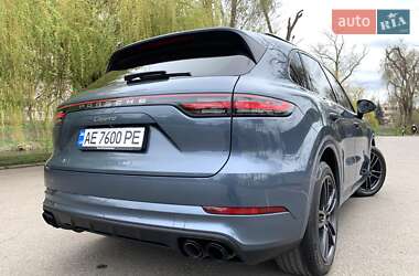Внедорожник / Кроссовер Porsche Cayenne 2019 в 