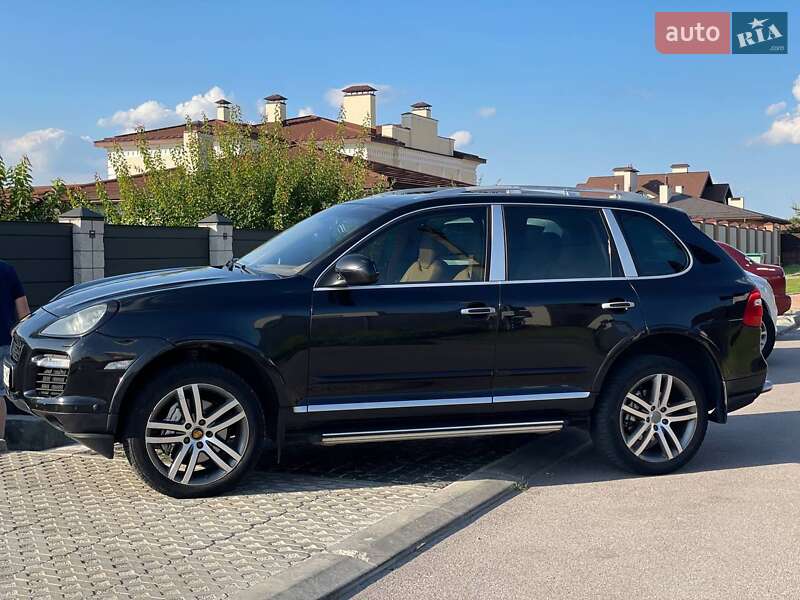 Внедорожник / Кроссовер Porsche Cayenne 2005 в 