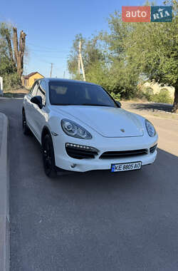 Позашляховик / Кросовер Porsche Cayenne 2013 в 