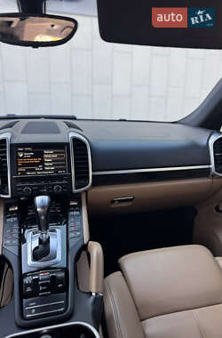 Позашляховик / Кросовер Porsche Cayenne 2013 в 