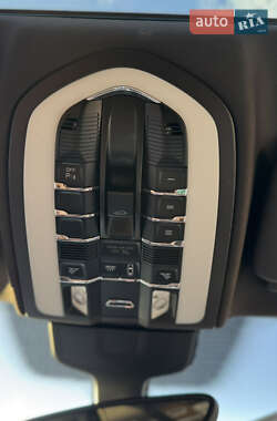 Внедорожник / Кроссовер Porsche Cayenne 2013 в 
