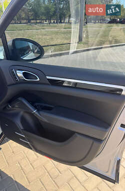 Внедорожник / Кроссовер Porsche Cayenne 2011 в 
