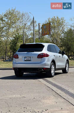Внедорожник / Кроссовер Porsche Cayenne 2011 в 