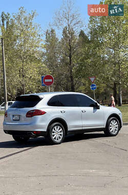 Внедорожник / Кроссовер Porsche Cayenne 2011 в 