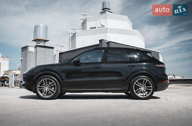 Позашляховик / Кросовер Porsche Cayenne 2017 в 