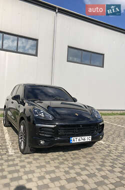 Позашляховик / Кросовер Porsche Cayenne 2015 в 