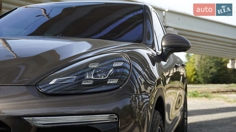 Позашляховик / Кросовер Porsche Cayenne 2015 в Дніпрі