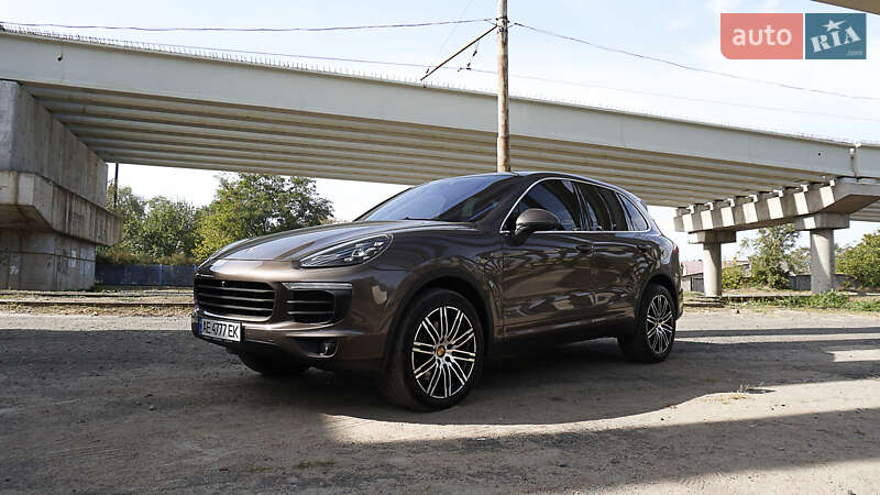 Позашляховик / Кросовер Porsche Cayenne 2015 в Дніпрі
