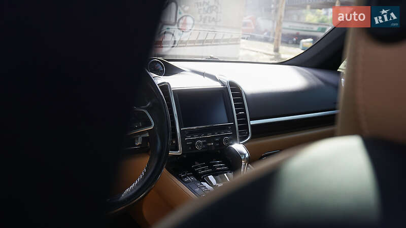 Позашляховик / Кросовер Porsche Cayenne 2015 в Дніпрі