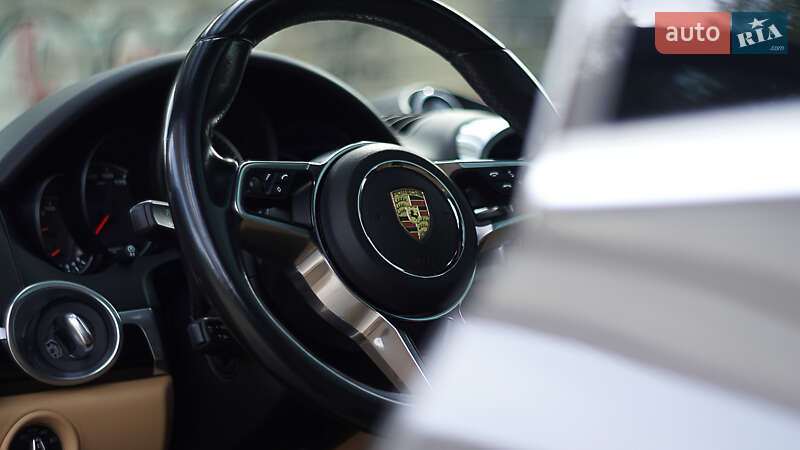 Позашляховик / Кросовер Porsche Cayenne 2015 в Дніпрі