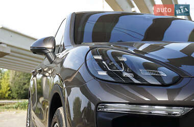 Внедорожник / Кроссовер Porsche Cayenne 2015 в 