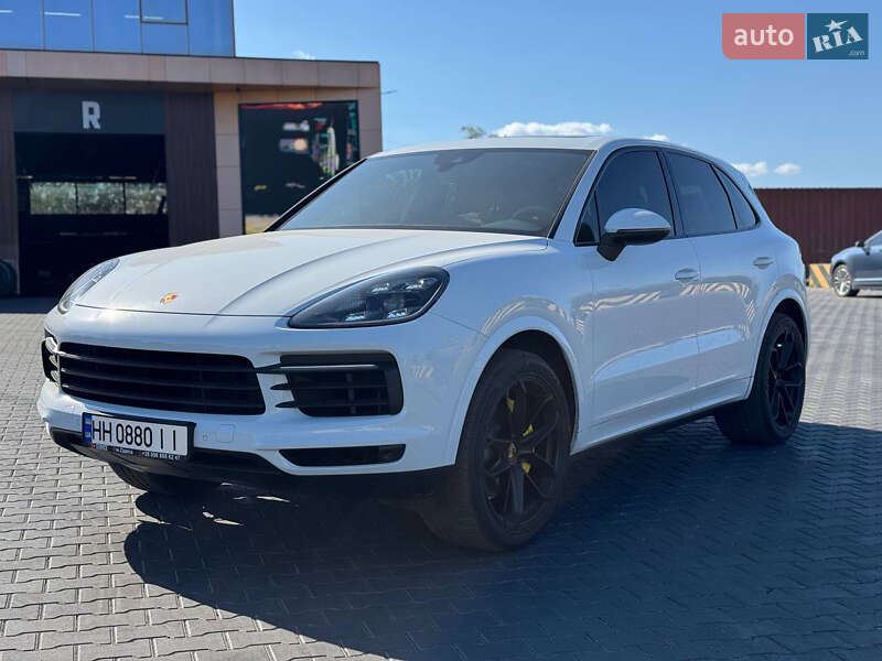 Внедорожник / Кроссовер Porsche Cayenne 2020 в 