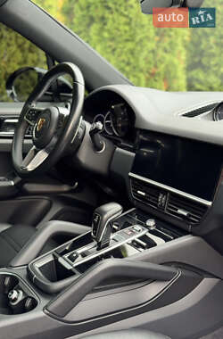 Внедорожник / Кроссовер Porsche Cayenne 2019 в 