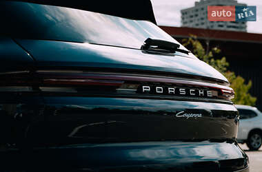 Позашляховик / Кросовер Porsche Cayenne 2024 в 