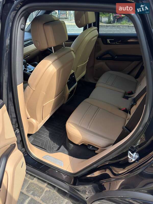 Внедорожник / Кроссовер Porsche Cayenne 2022 в Киеве фото 12 Внедорожник / Кроссовер Porsche Cayenne 2022 в Киеве