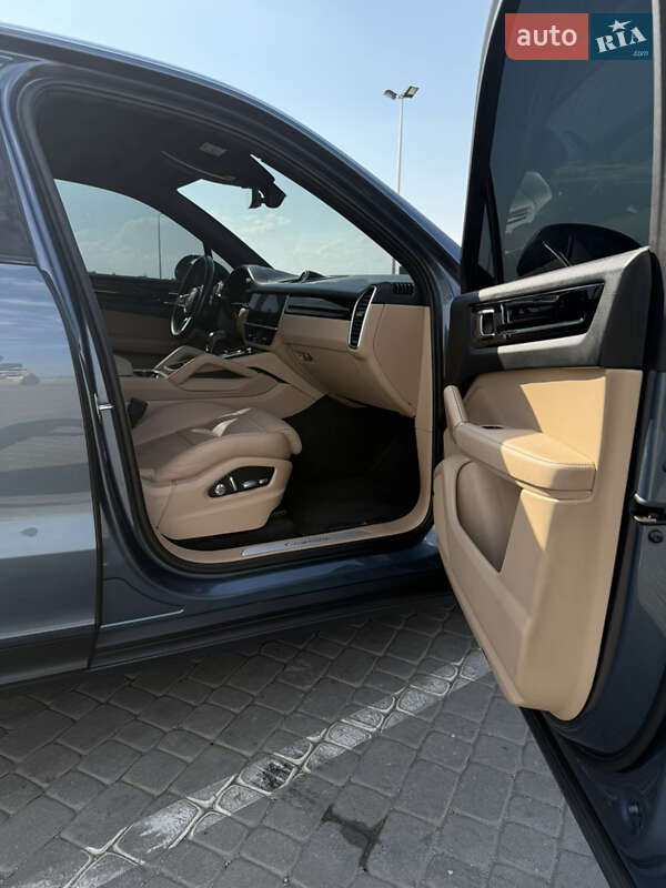 Внедорожник / Кроссовер Porsche Cayenne 2018 в Днепре