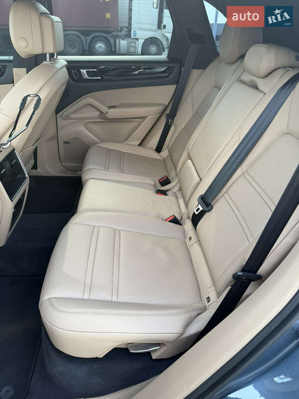 Внедорожник / Кроссовер Porsche Cayenne 2018 в Днепре