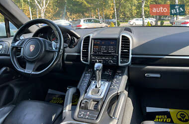 Позашляховик / Кросовер Porsche Cayenne 2011 в 