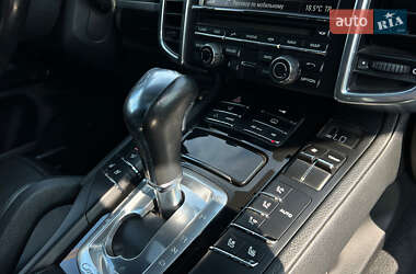 Позашляховик / Кросовер Porsche Cayenne 2011 в 