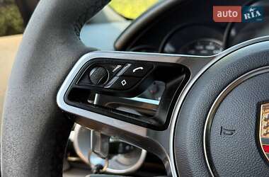 Внедорожник / Кроссовер Porsche Cayenne 2014 в 